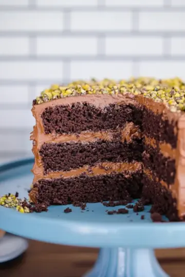 Dubai Chocolate Cake Recipe with Pistachio Filling and Kataifi